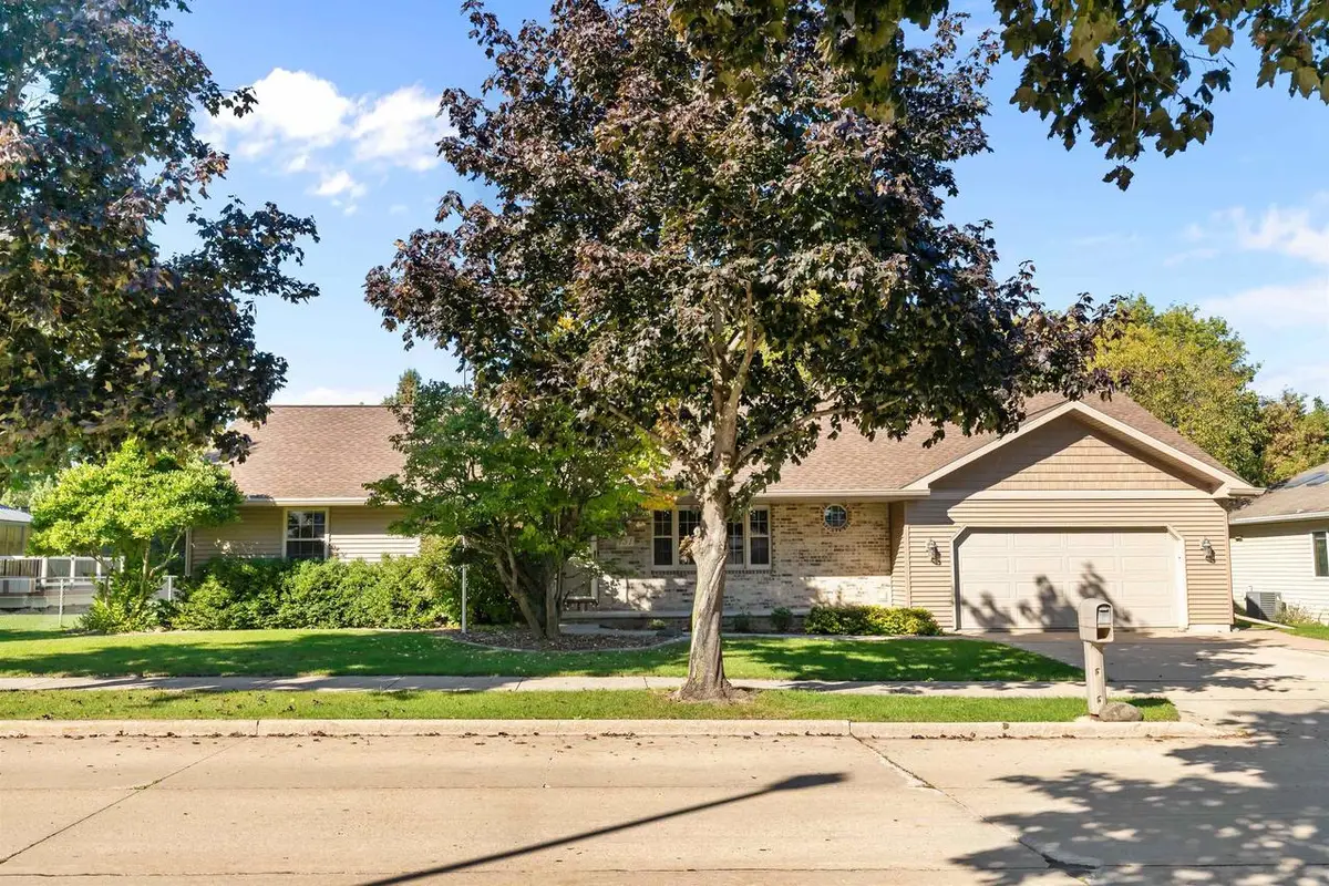 151 GRACELAND DRIVE, Oshkosh, WI 54904 - #1