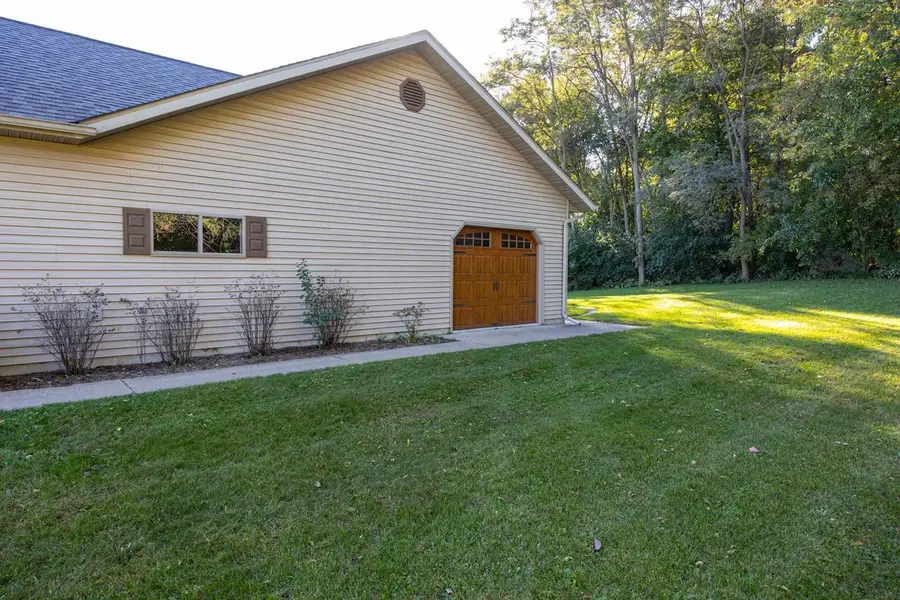 207 W CLARK STREET, Weyauwega, WI 54983 - #3