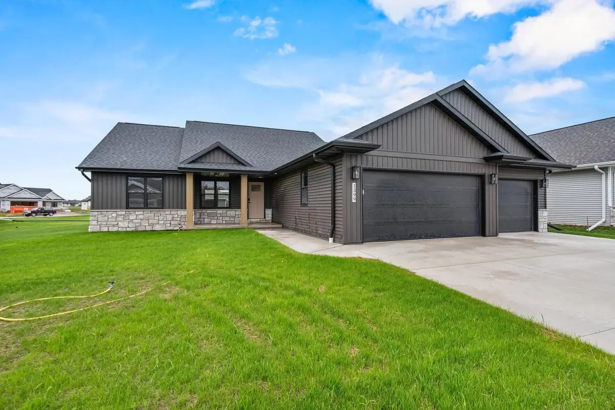 1399 CROSSROADS DRIVE, De Pere, WI 54115 - #1