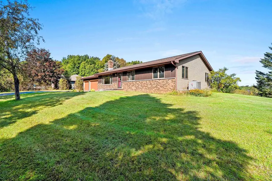 W8136 SANDY LANE, Hortonville, WI 54944 - #2