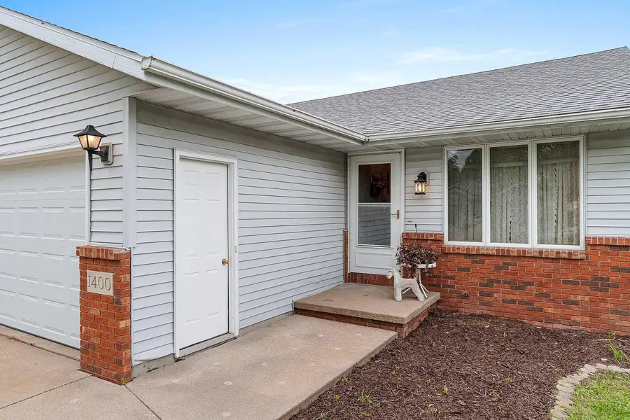 1400 W WEILAND LANE, Appleton, WI 54914 - #2