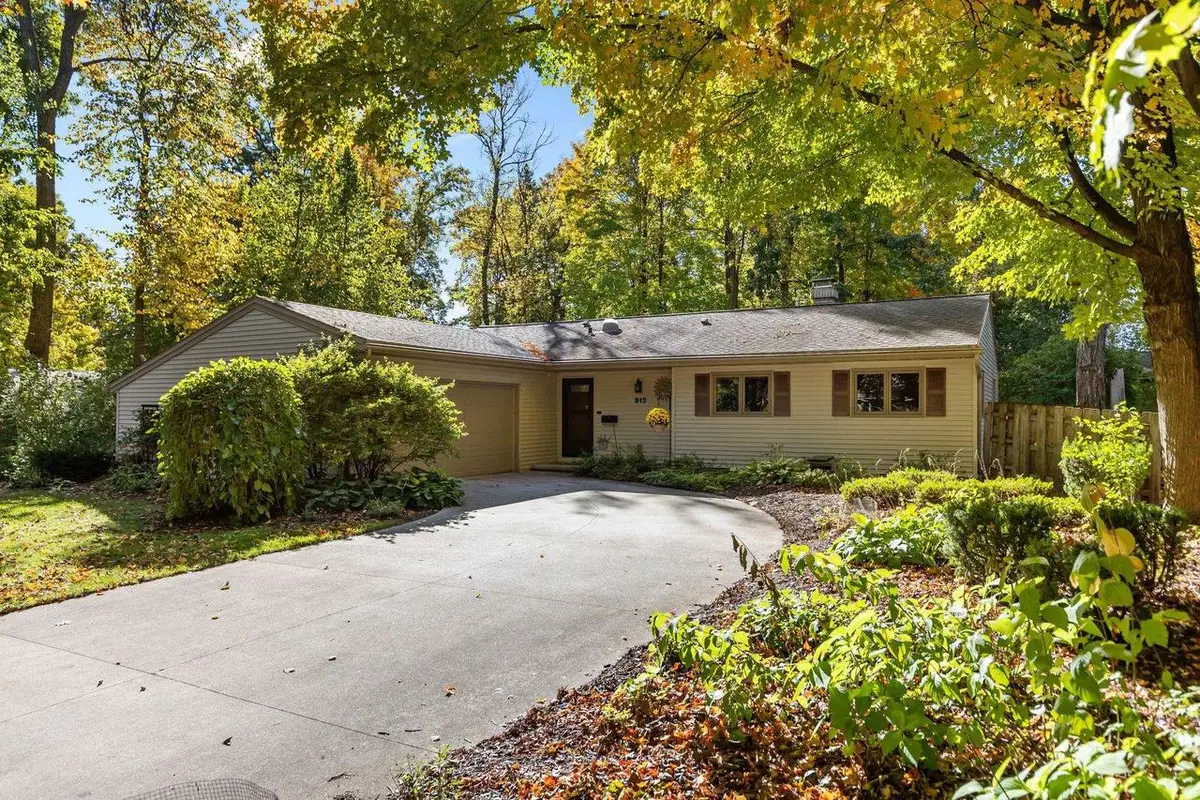 813 E TAFT AVENUE, Appleton, WI 54915 - #1