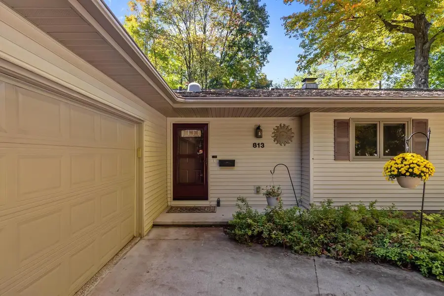 813 E TAFT AVENUE, Appleton, WI 54915 - #3