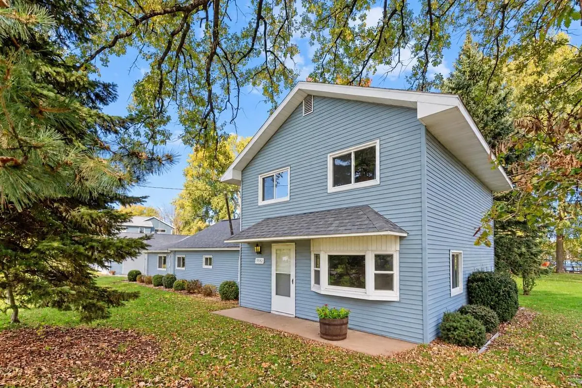 5592 LAKE ROAD, Oshkosh, WI 54902 - #1