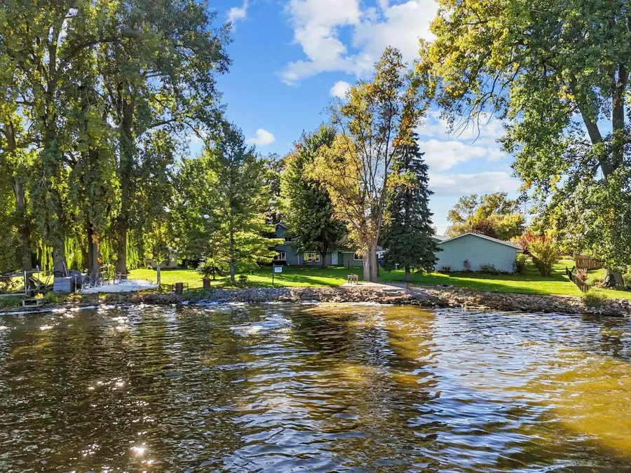 5592 LAKE ROAD, Oshkosh, WI 54902 - #2
