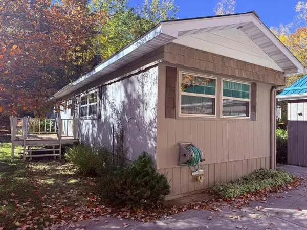 630 KULCZYSKI LANE, Armstrong Creek, WI 54103
