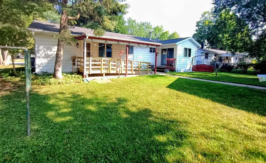 135 ROBERT STREET, Clintonville, WI 54929 - #3