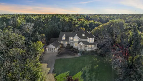 107 LAMINE LANE, Combined Locks, WI 54113