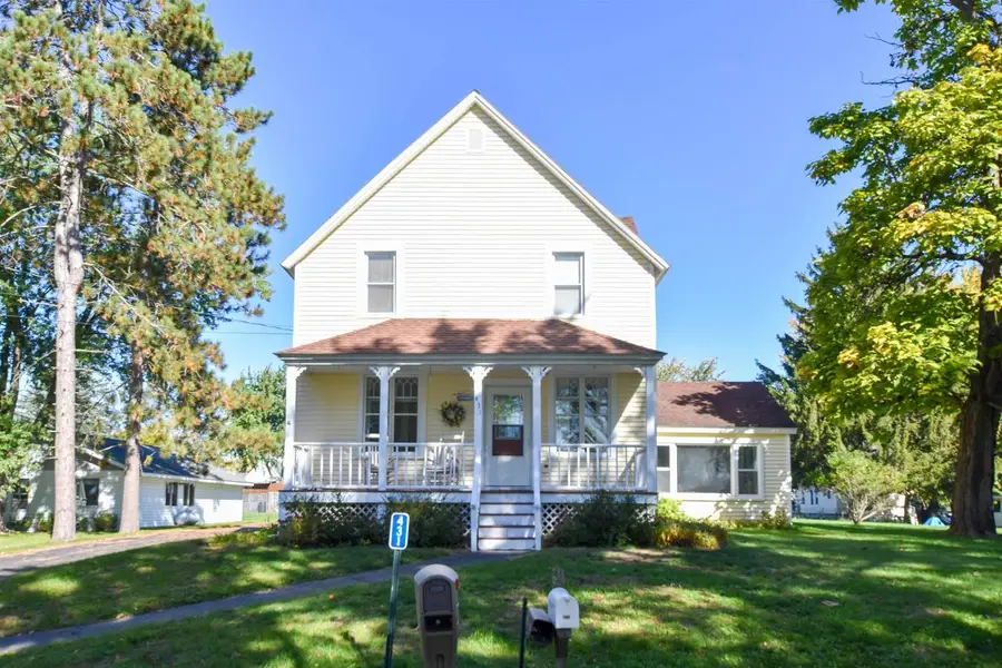 431 CLEVELAND AVENUE, Wild Rose, WI 54984 - #2