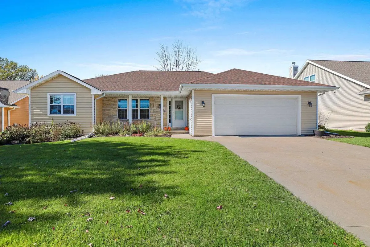 2182 W MELCORN CIRCLE, De Pere, WI 54115 - #1