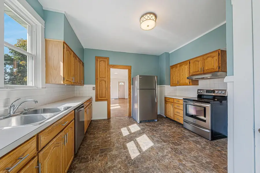 1561 W PROSPECT AVENUE, Appleton, WI 54914 - #3