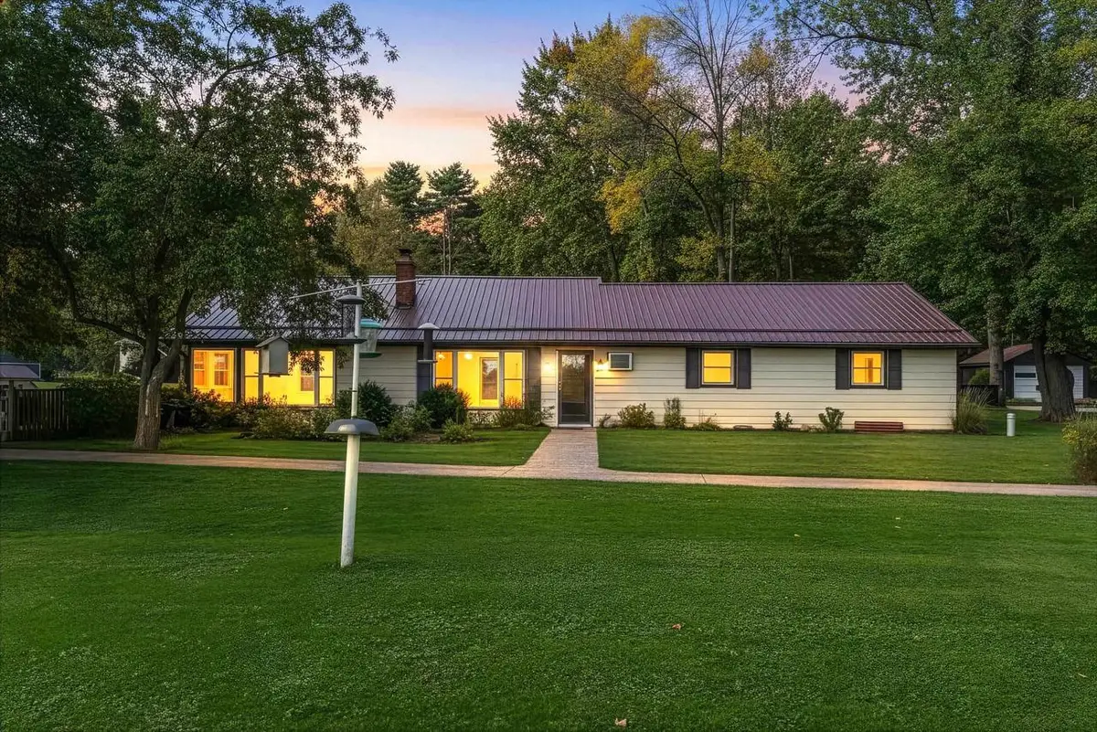 4135 LADE BEACH ROAD, Little Suamico, WI 54141 - #1