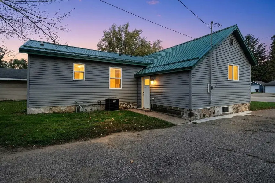 517 S HAMLIN STREET, Shawano, WI 54166 - #2