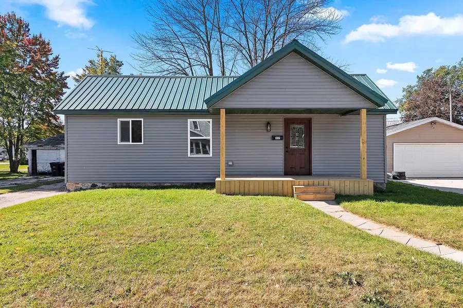 517 S HAMLIN STREET, Shawano, WI 54166 - #3