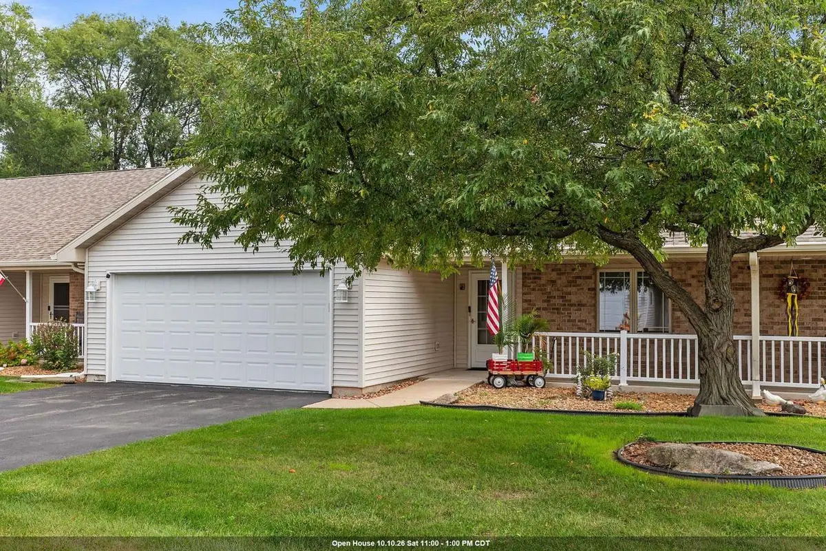 2770 HAVENWOOD DRIVE  #B, Oshkosh, WI 54902 - #1