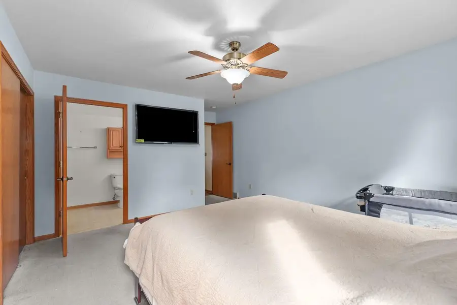2770 HAVENWOOD DRIVE  #B, Oshkosh, WI 54902 - #3