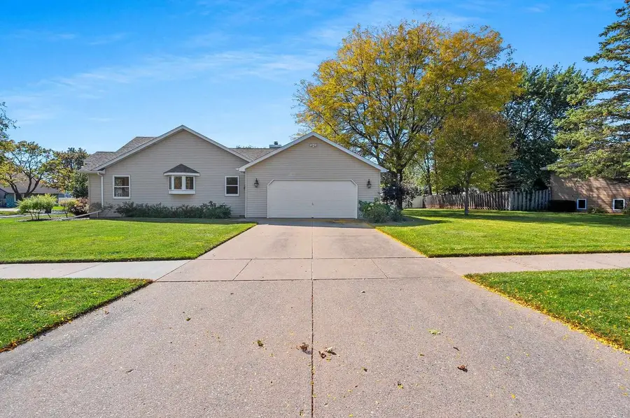 102 ACREVIEW DRIVE, De Pere, WI 54115 - #2