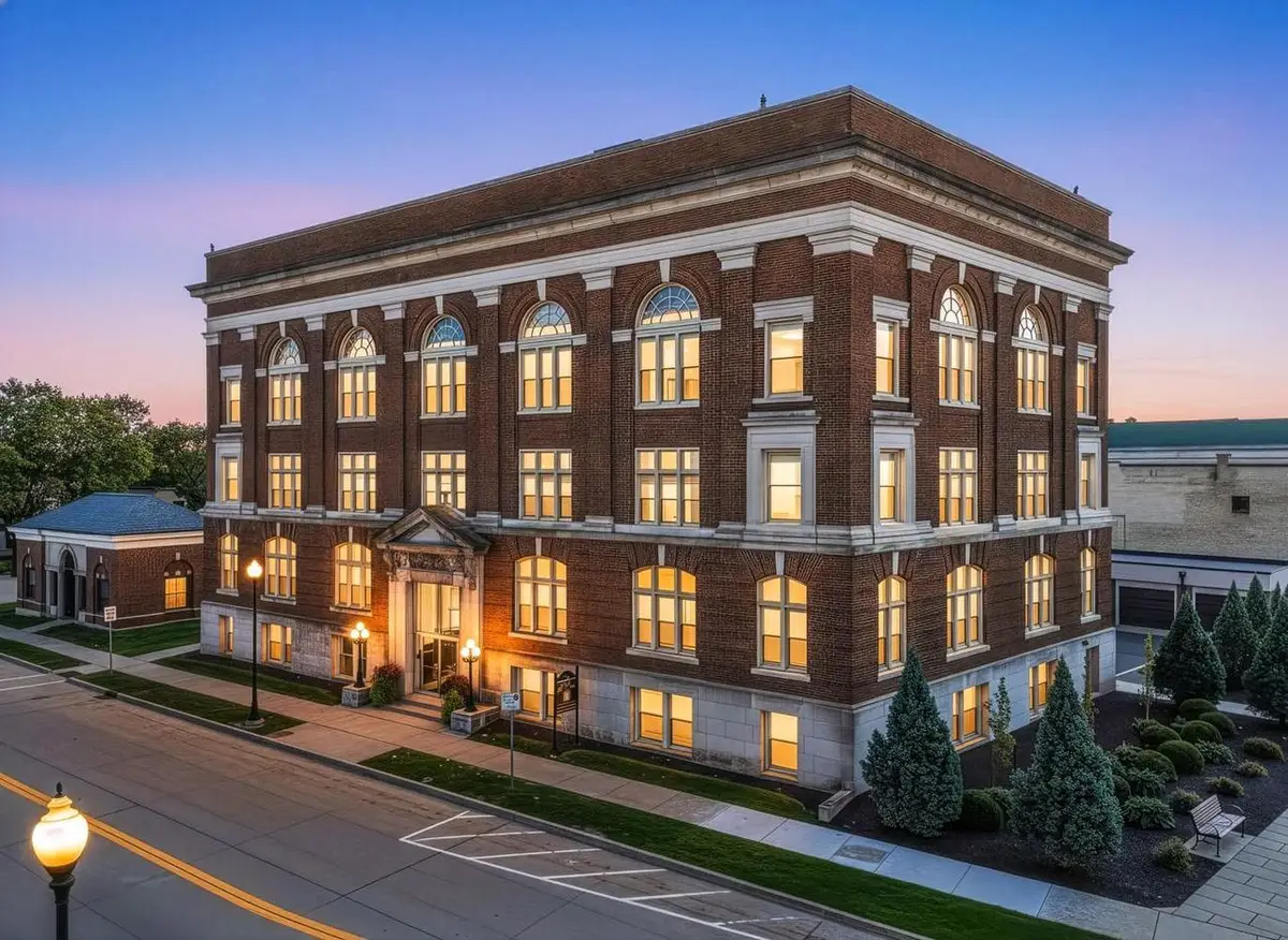 105 WASHINGTON AVENUE  #003, Oshkosh, WI 54901 - #1