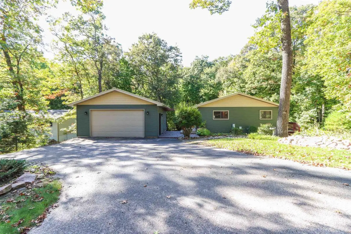 N3025 CRESTWOOD DRIVE, Waupaca, WI 54981 - #1