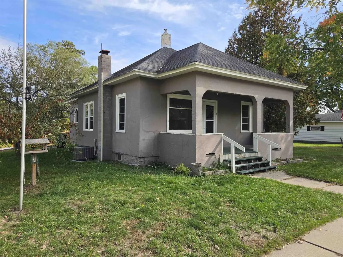 403 HORNE STREET, Redgranite, WI 54970 - #1