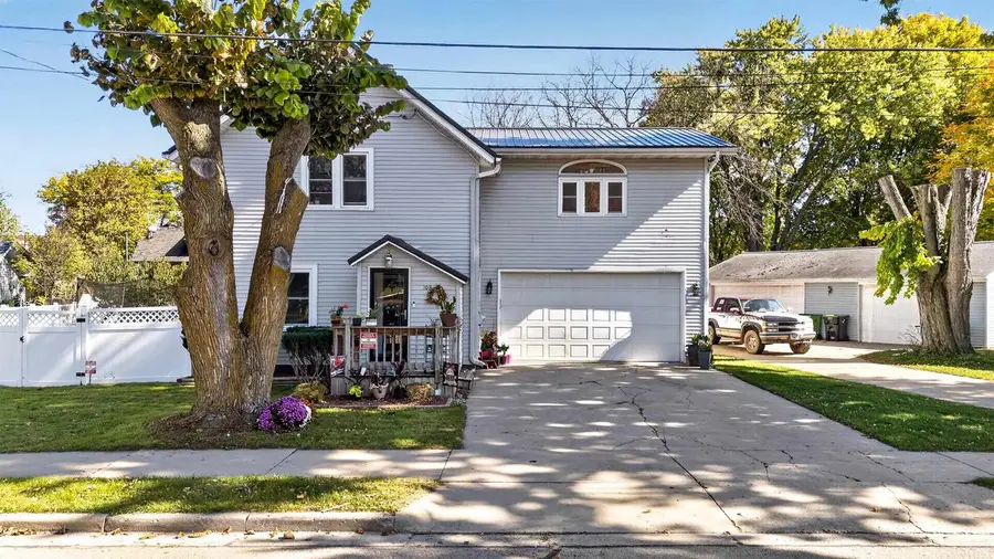 108 S OAK AVENUE, Gillett, WI 54124 - #2