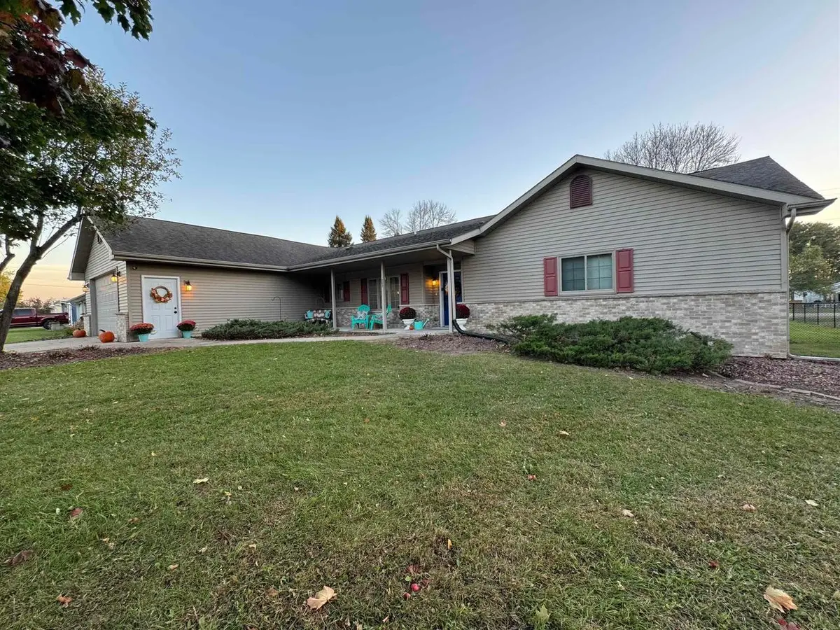 207 PARK LANE, Clintonville, WI 54929 - #1