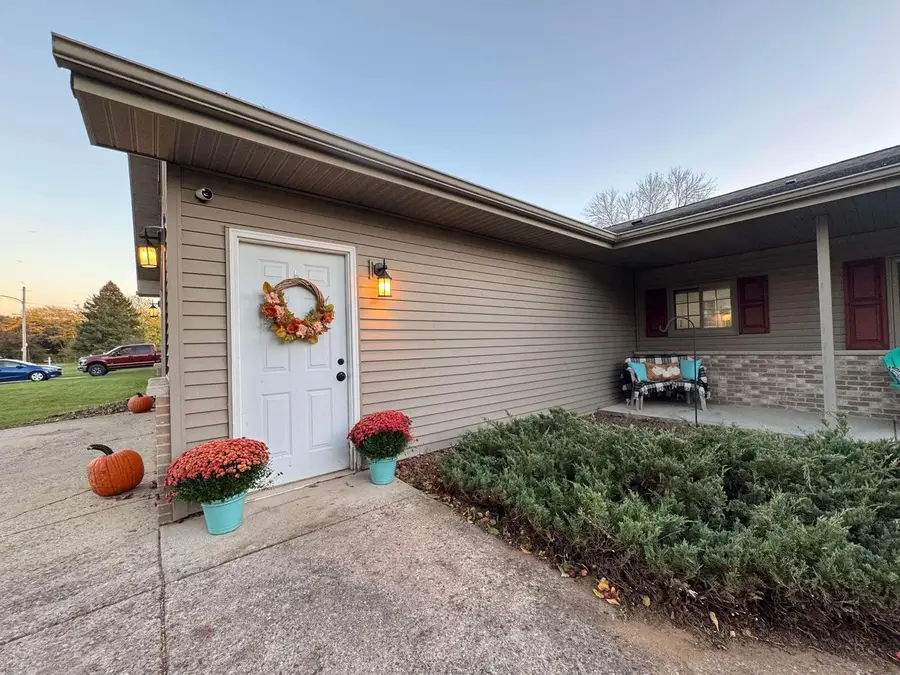 207 PARK LANE, Clintonville, WI 54929 - #3