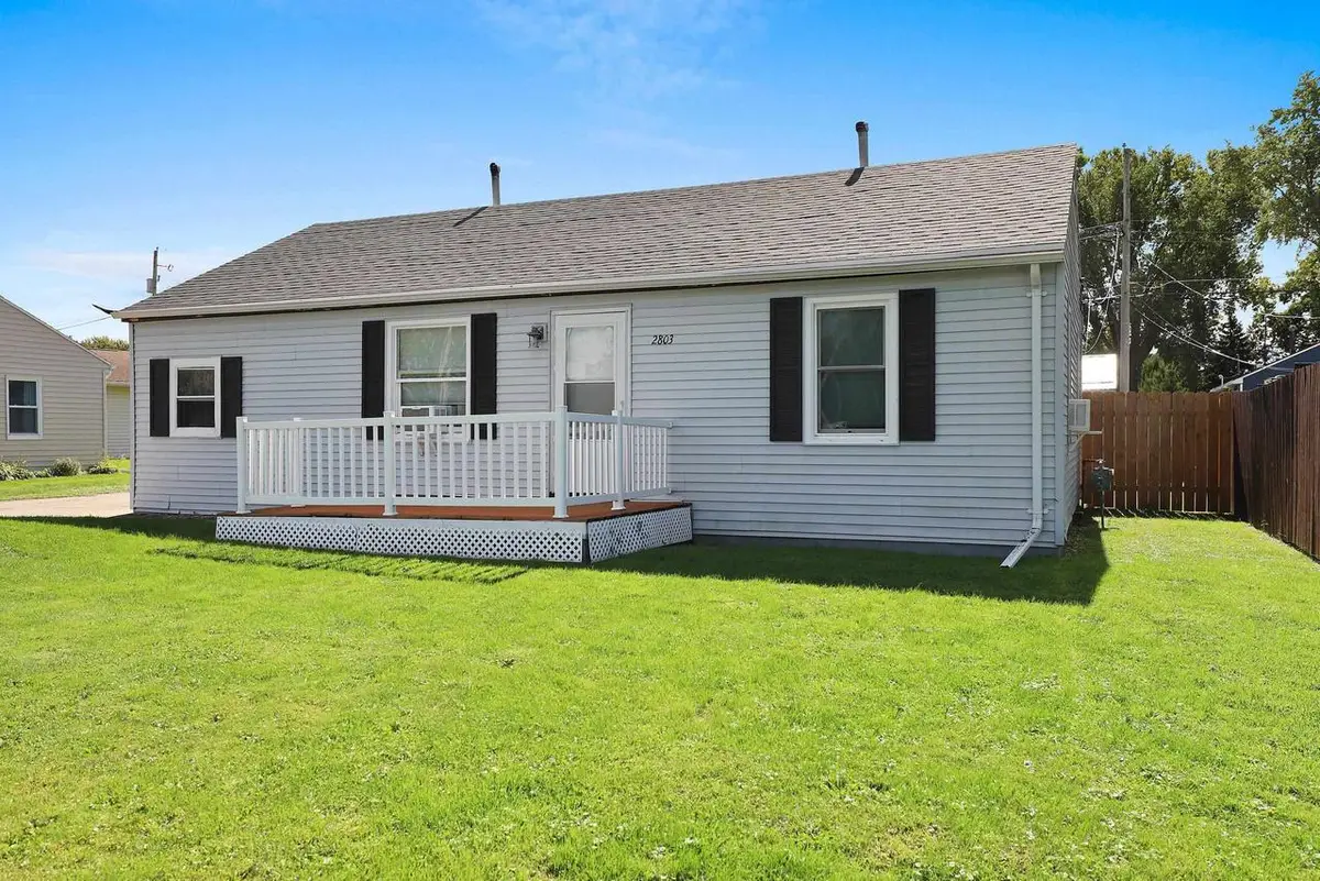 2803 W HIGHWAY DRIVE, Appleton, WI 54914 - #1