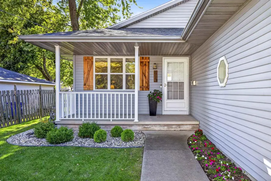 613 W 9TH STREET, Kaukauna, WI 54130 - #3