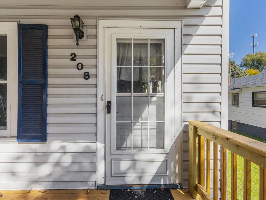 208 TERRACE AVENUE, Marinette, WI 54143 - #2