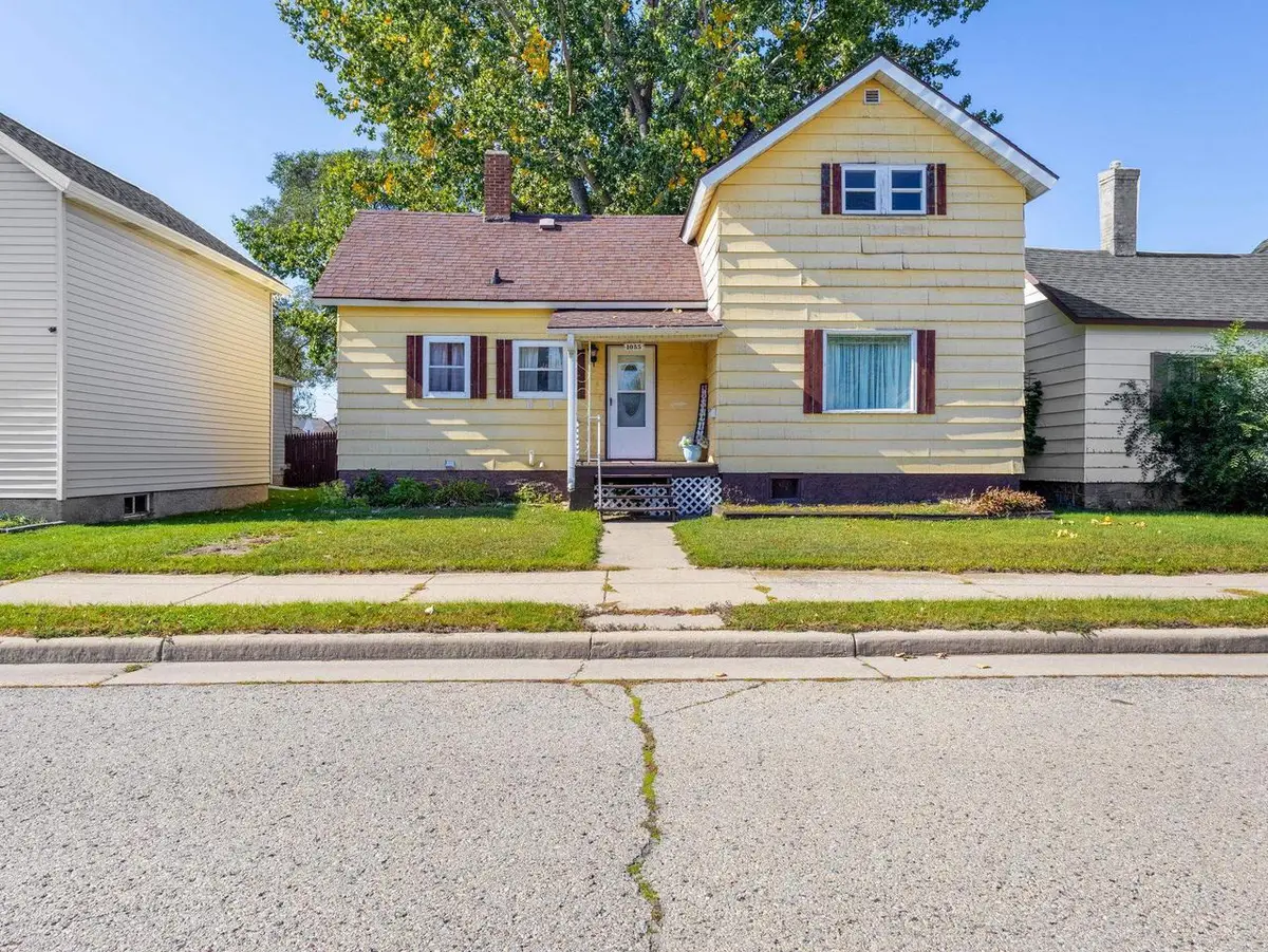 1035 SHIELDS STREET, Marinette, WI 54143 - #1