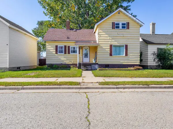 1035 SHIELDS STREET, Marinette, WI 54143