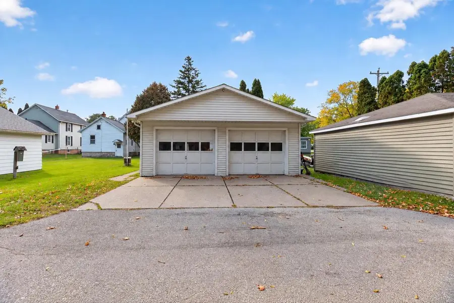 1532 MAPLE AVENUE, Oshkosh, WI 54902 - #3