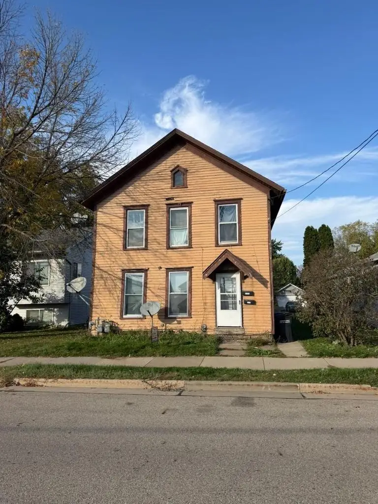 538 CEAPE AVENUE, Oshkosh, WI 54901 - #1