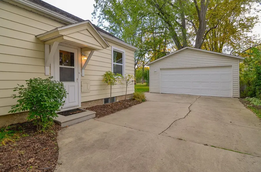 1123 WIRTZ AVENUE, Green Bay, WI 54304 - #2