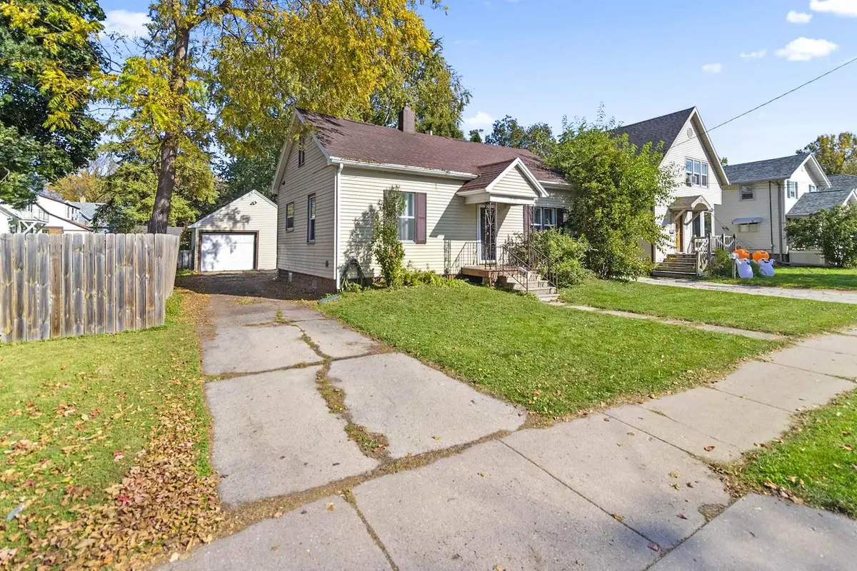 1060 DOUSMAN STREET, Green Bay, WI 54303 - #1