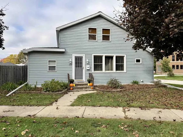 233 N HURON STREET, De Pere, WI 54115