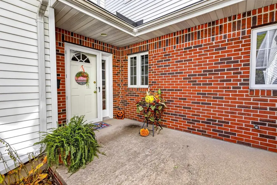 3129 N MISTWOOD LANE, Appleton, WI 54914 - #3
