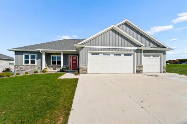 1575 BRAYDEN LANE, De Pere, WI 54115