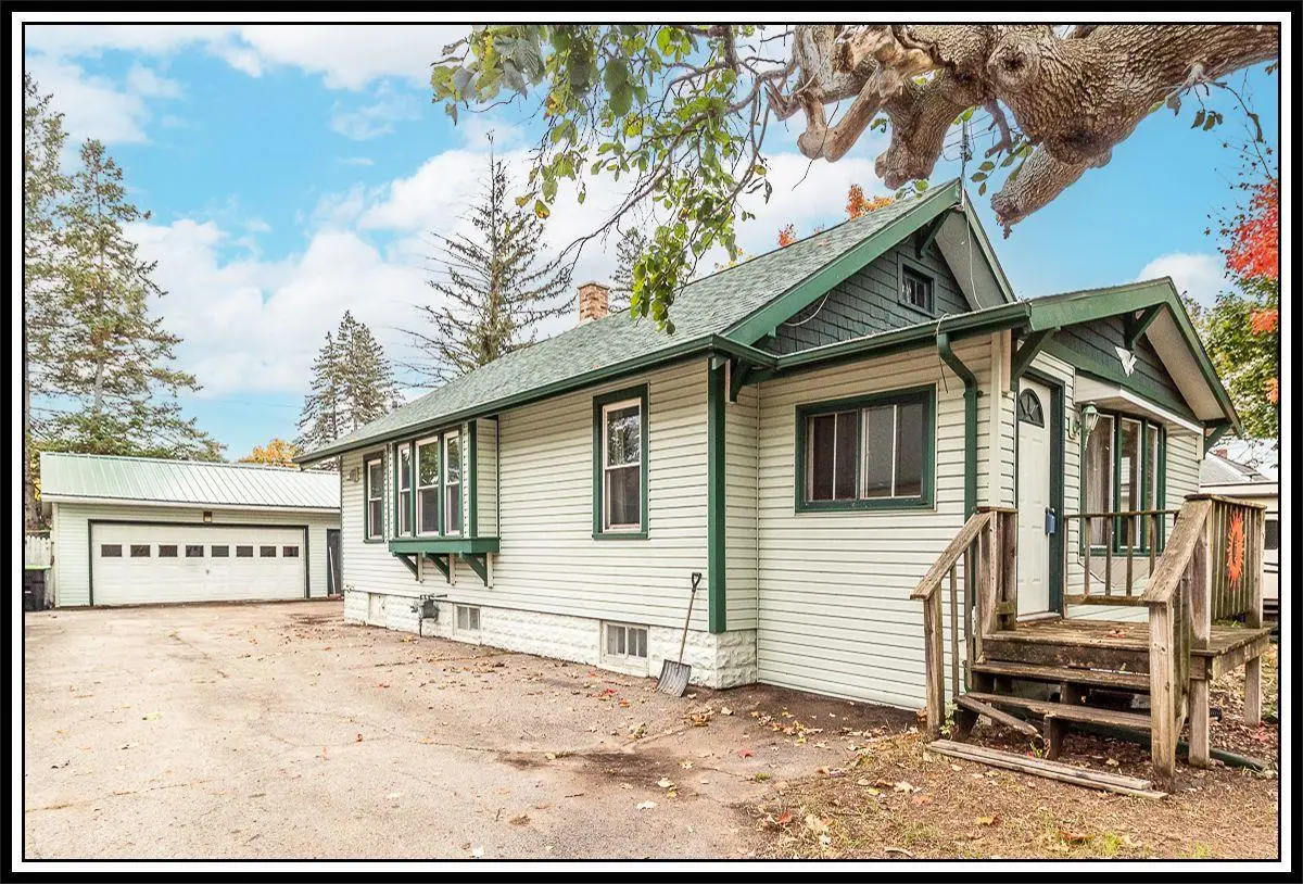 412 W MILLARD STREET, New London, WI 54961 - #1