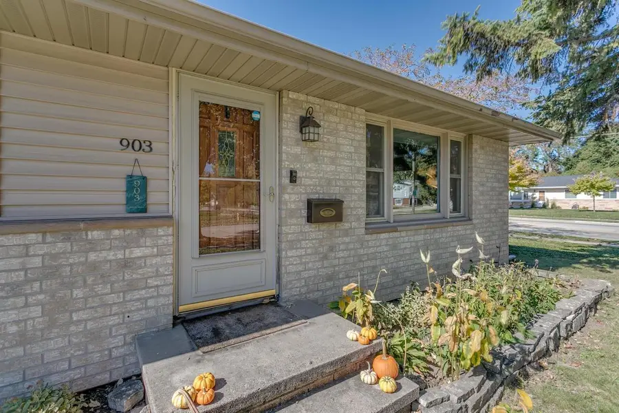 903 ARMORY PLACE, Oshkosh, WI 54902 - #2