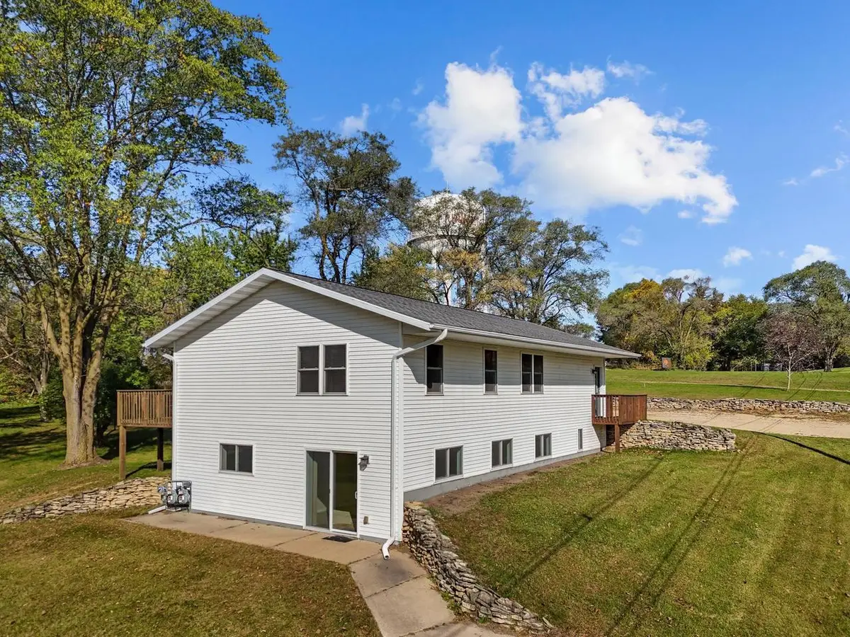 325 SUNNYVIEW LANE, Princeton, WI 54968 - #1