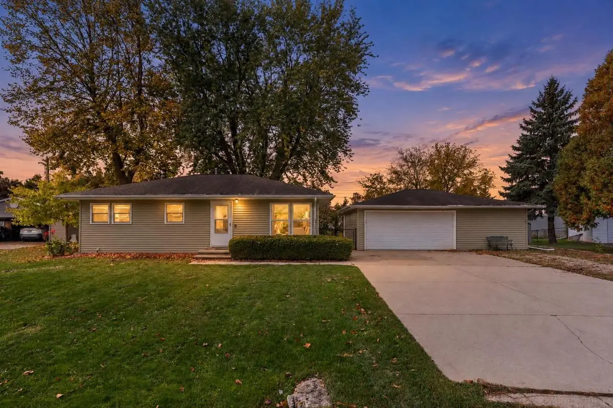 1487 DEERWOOD DRIVE, Neenah, WI 54956 - #1