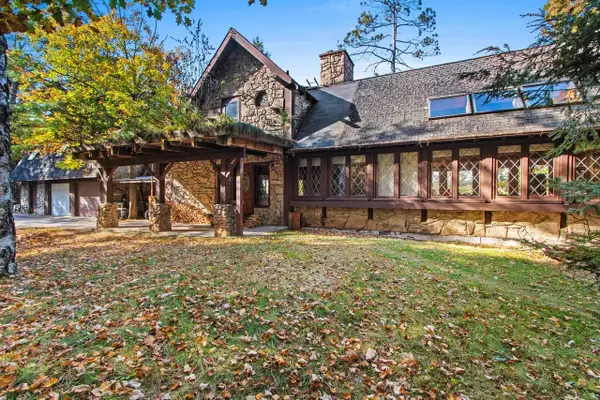 6604 W SLOPE LANE, Oconto, WI 54153