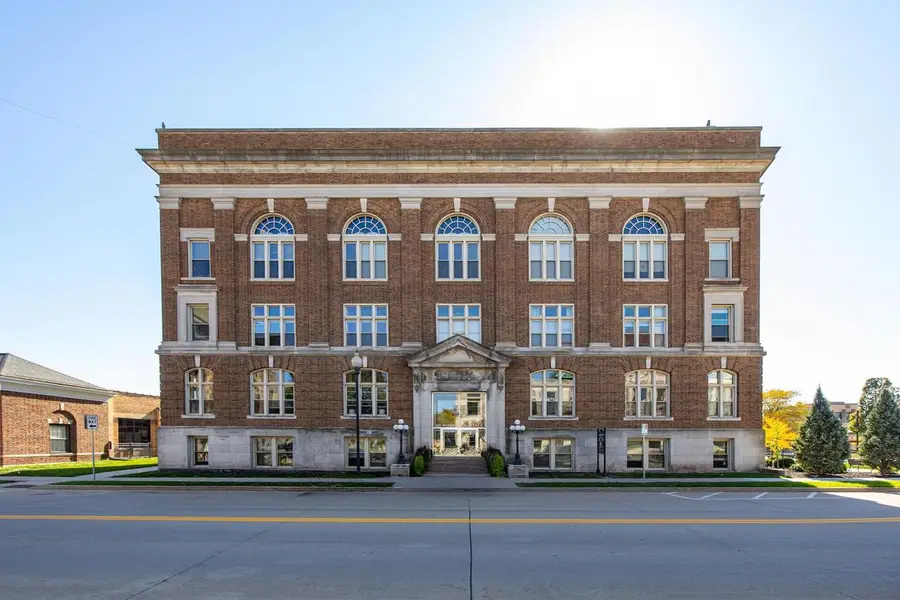 105 WASHINGTON AVENUE  #203, Oshkosh, WI 54901 - #2