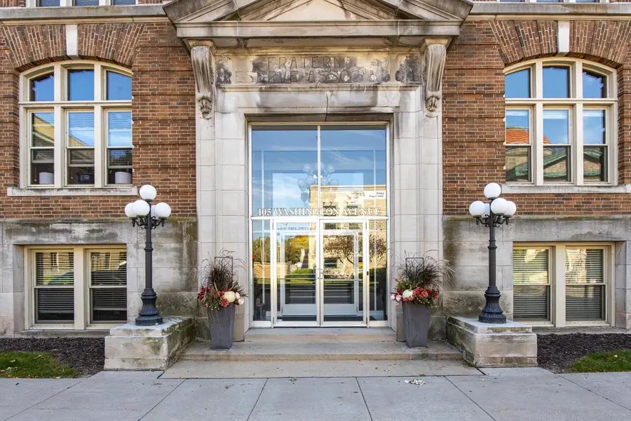 105 WASHINGTON AVENUE  #203, Oshkosh, WI 54901 - #3
