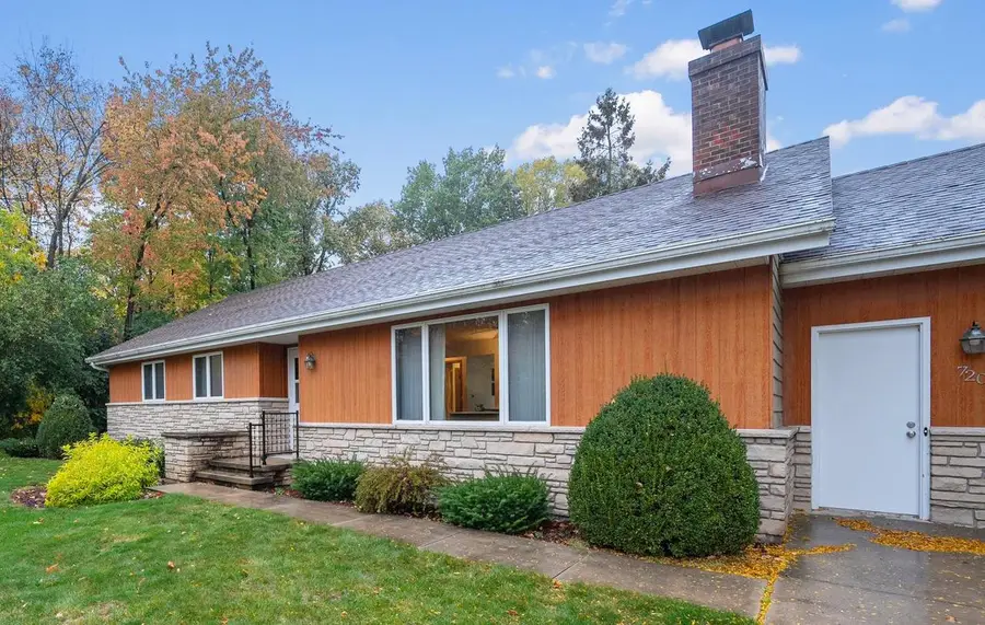 720 E MEADOW GROVE BOULEVARD, Appleton, WI 54915 - #3