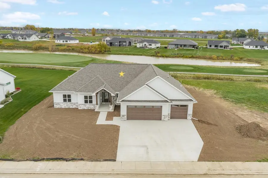 140 BECKERAE COURT, Wrightstown, WI 54180 - #2
