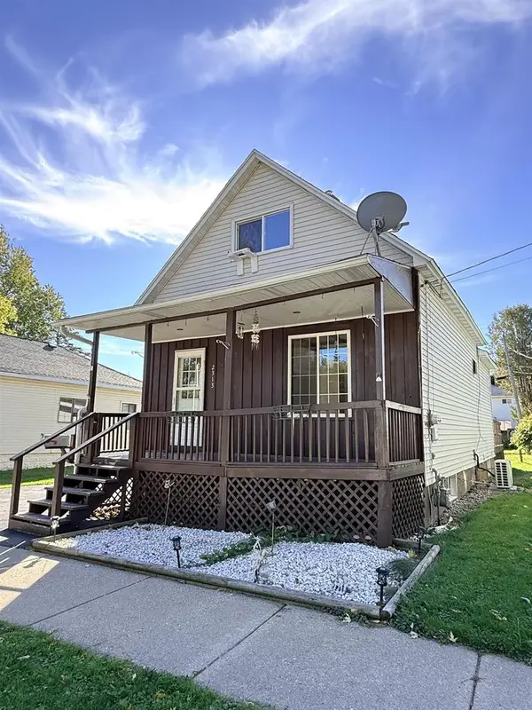 2313 THOMAS STREET, Marinette, WI 54143