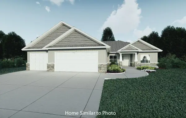 488 RUSCH DRIVE, Combined Locks, WI 54113